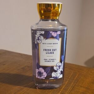 Bath & Body Works Fresh Cut Lilacs Shower Gel